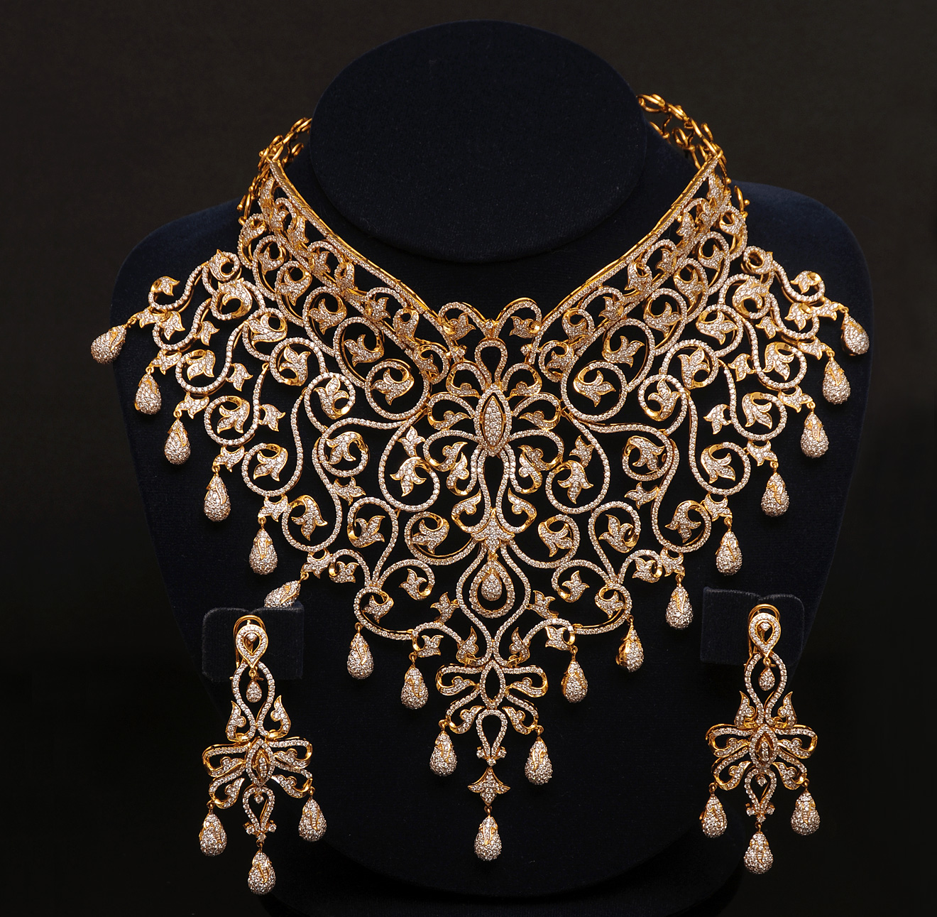 design Indian bridal jewellery