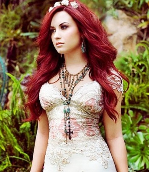 hair with Demi lovato red