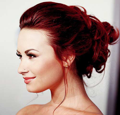 lovato hair Demi with red