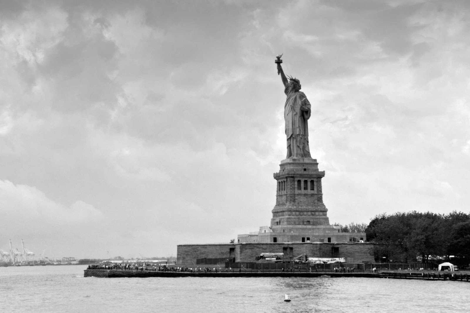 and black white liberty of photography Statue